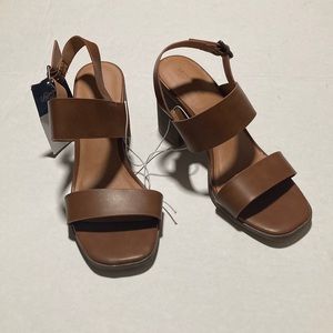 NWT Universal Thread Brown Heel Sandal